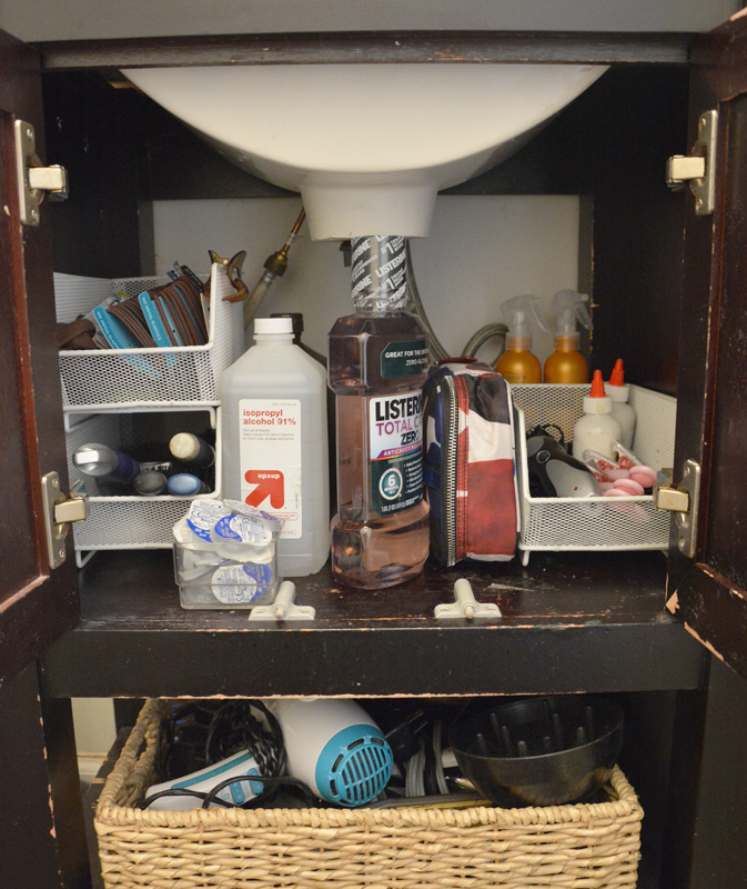 How to Organize a Bathroom Cabinet with No Draweres